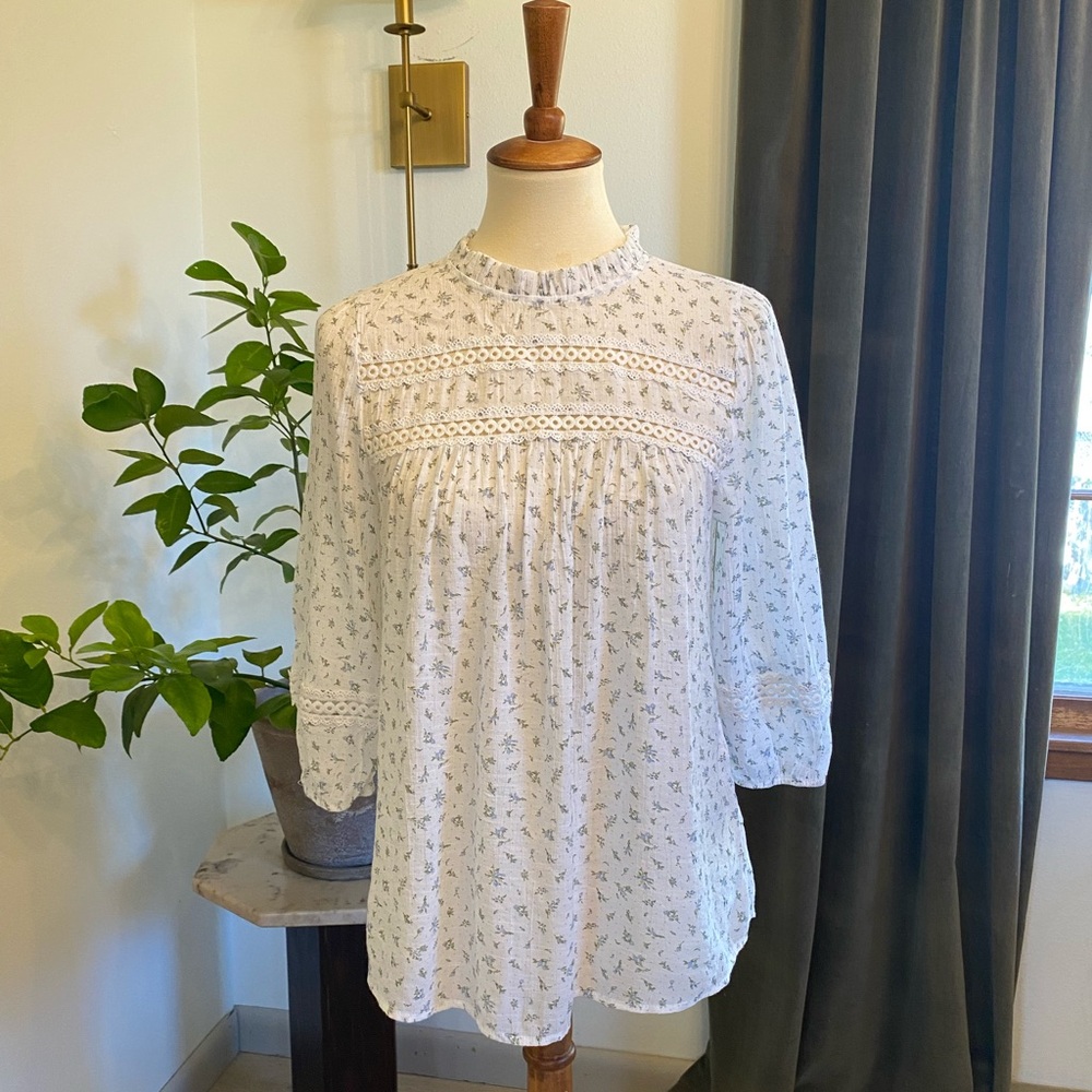 Blu Pepper White Floral Blouse with Lace Detail